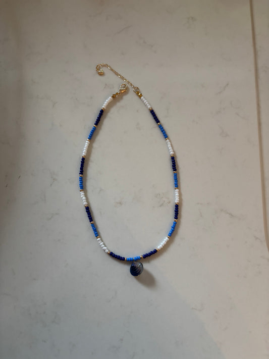 Blauwe schelp ketting