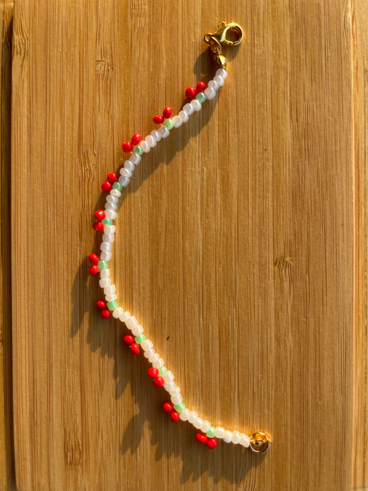 Cherry beaded armbandje